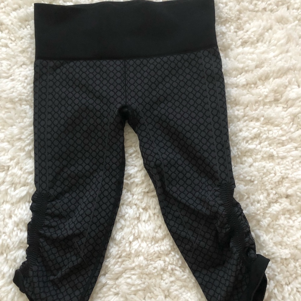 Lululemon cropped workout pant